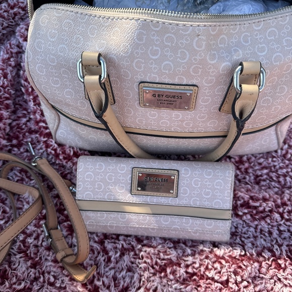 Guess set - Picture 1 of 6